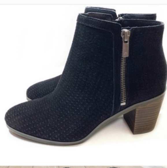 Lucky Brand Black Suede Ankle Boot Size 8 - Picture 2 of 8